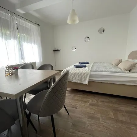 New Beachapartman Guest house